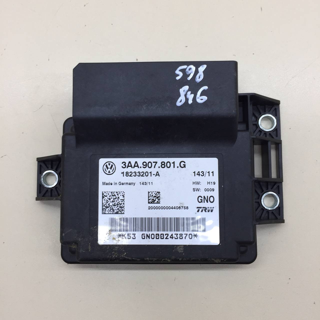 Блок управления парковочным тормозом Volkswagen Passat B7 2011-2015