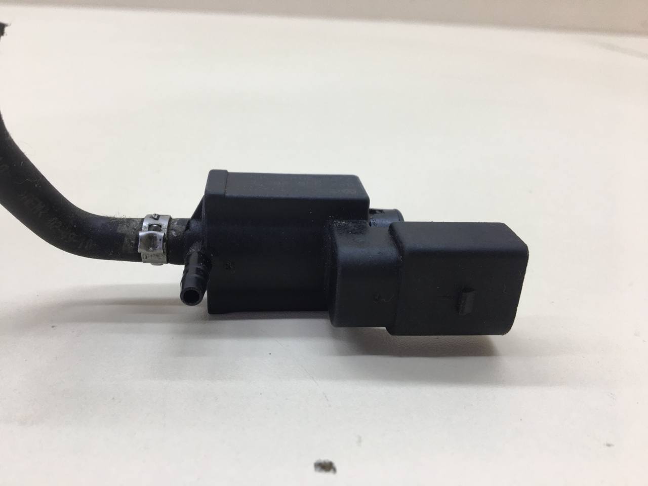 Клапан электромагнитный Volkswagen Passat B7 2011-2015