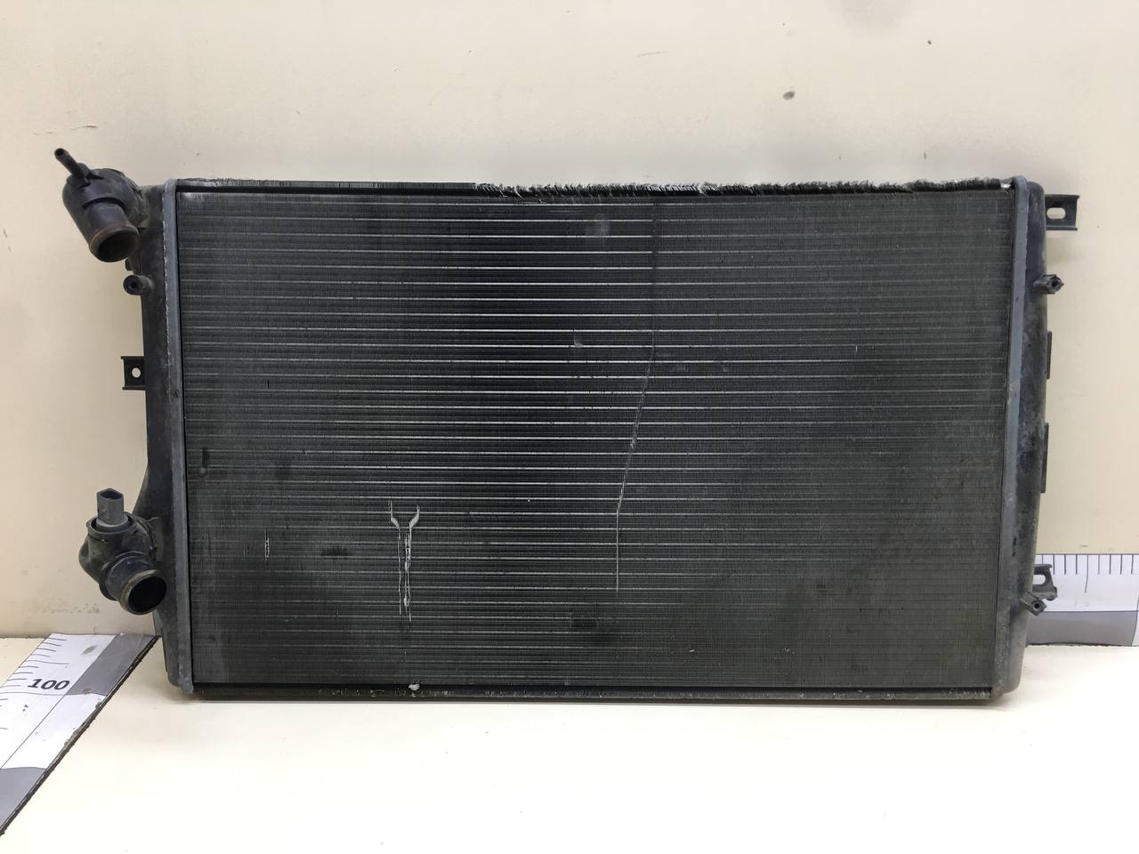 Радиатор охлаждения двигателя Volkswagen Passat B7 2011-2015