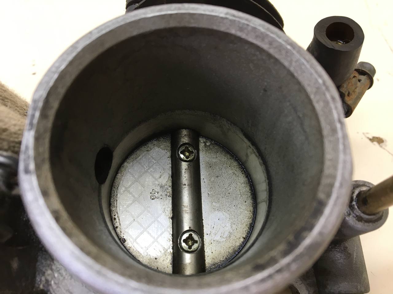 Заслонка дроссельная механическая Lada Priora 2007-2018