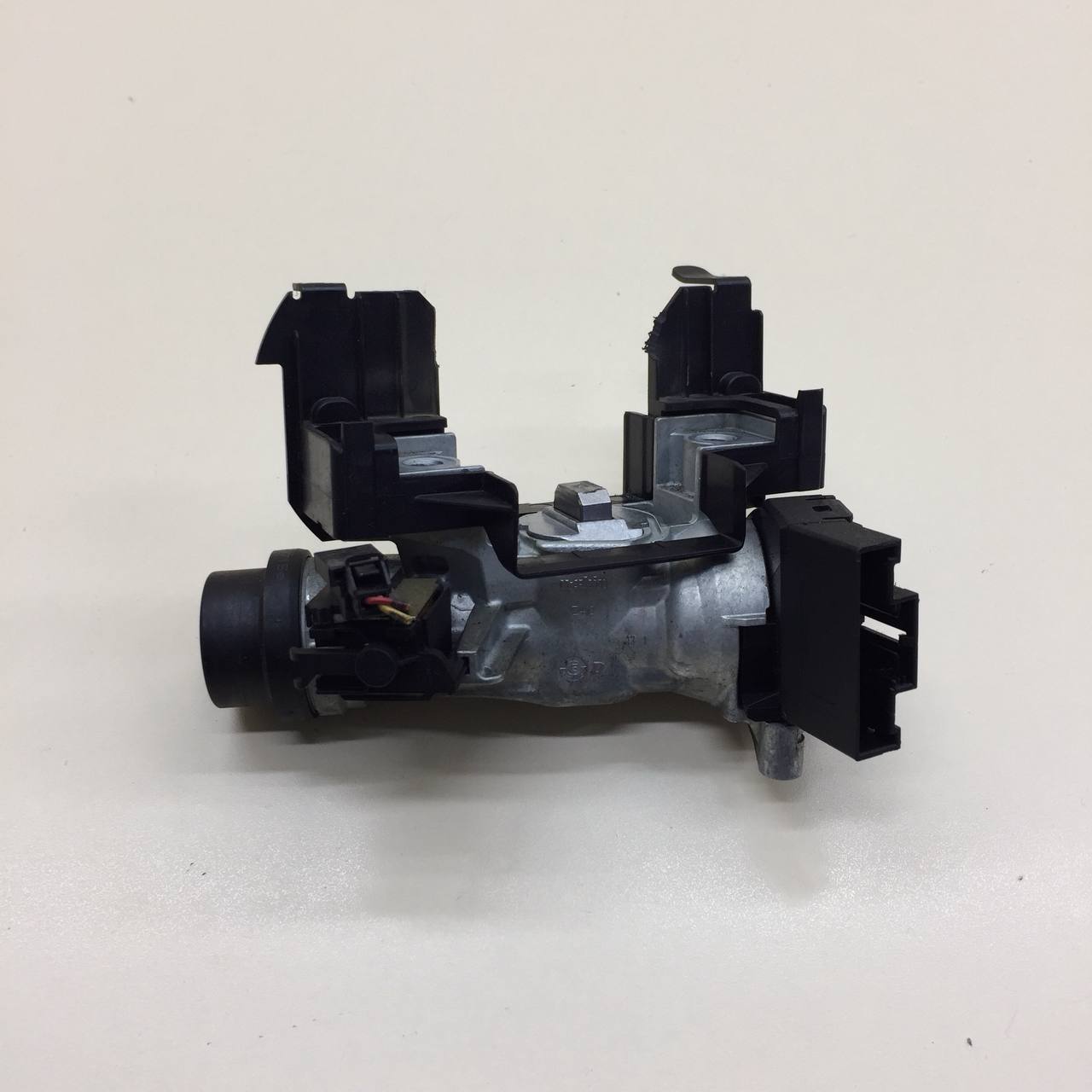 Замок зажигания Skoda Rapid 2012-2020