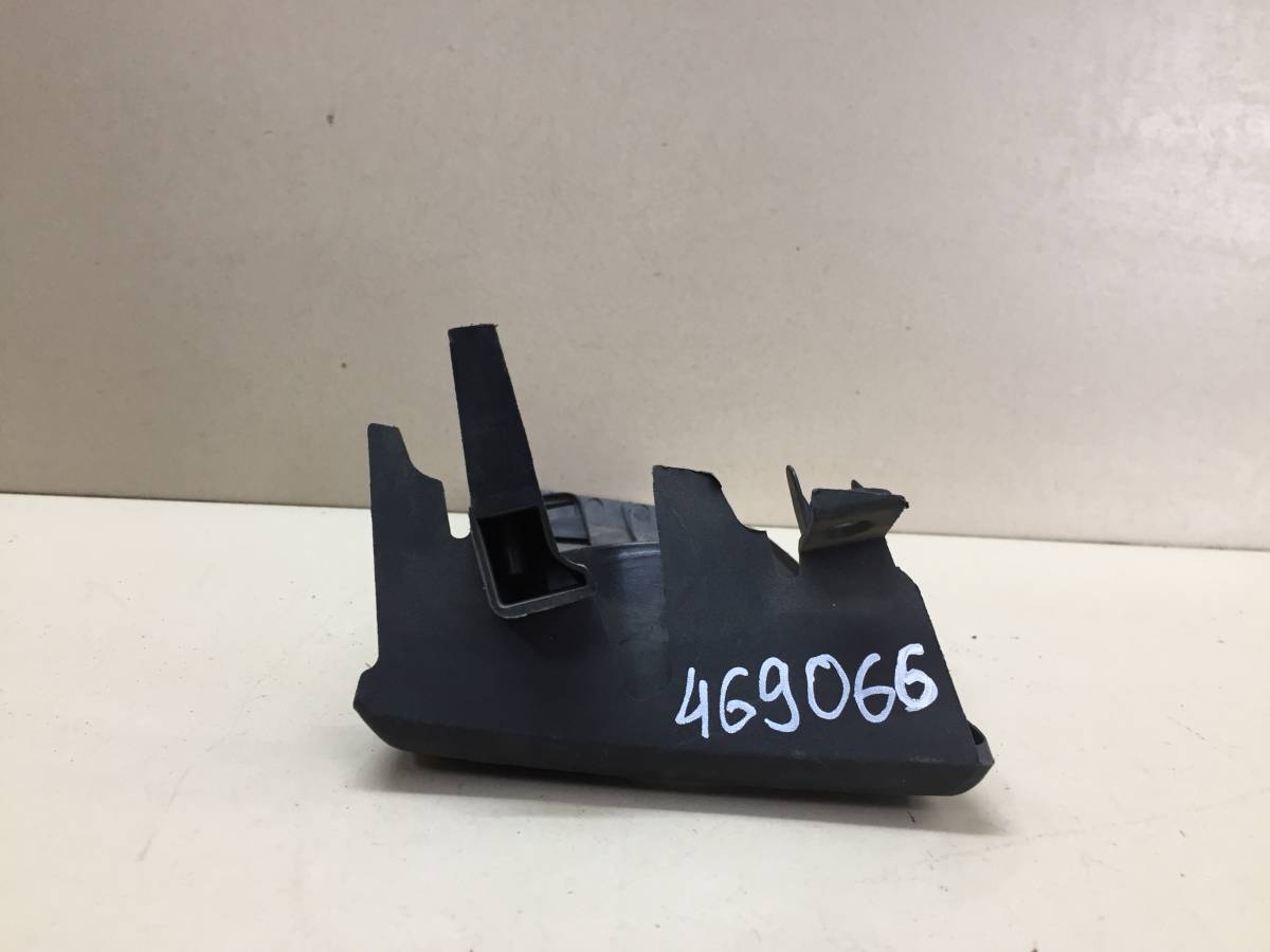 Рамка противотуманной фары правой Honda Fit (GD1) 2001-2007