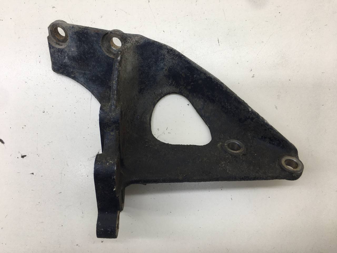 Кронштейн КПП Suzuki Liana 2001-2007