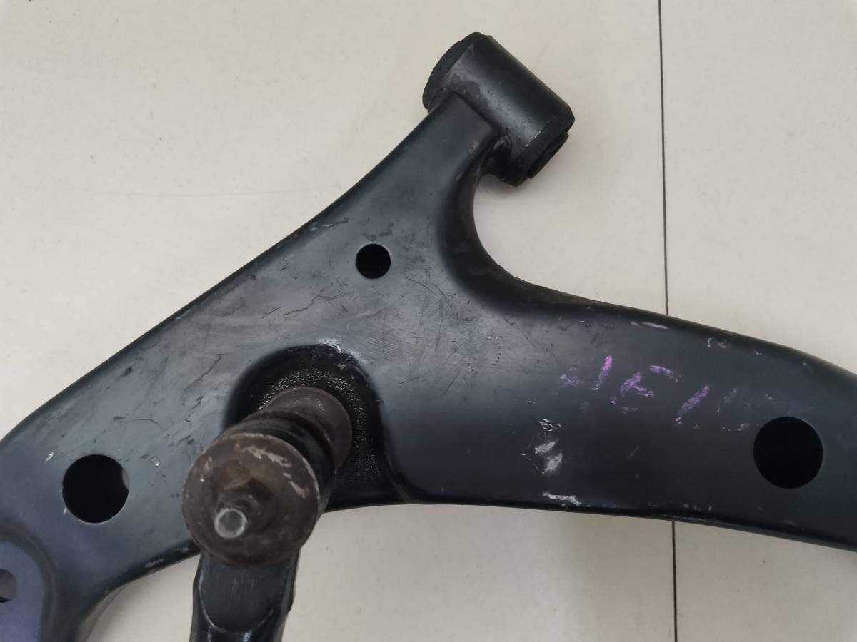 Рычаг передний нижний левый Toyota Caldina (T190) 1992-1995