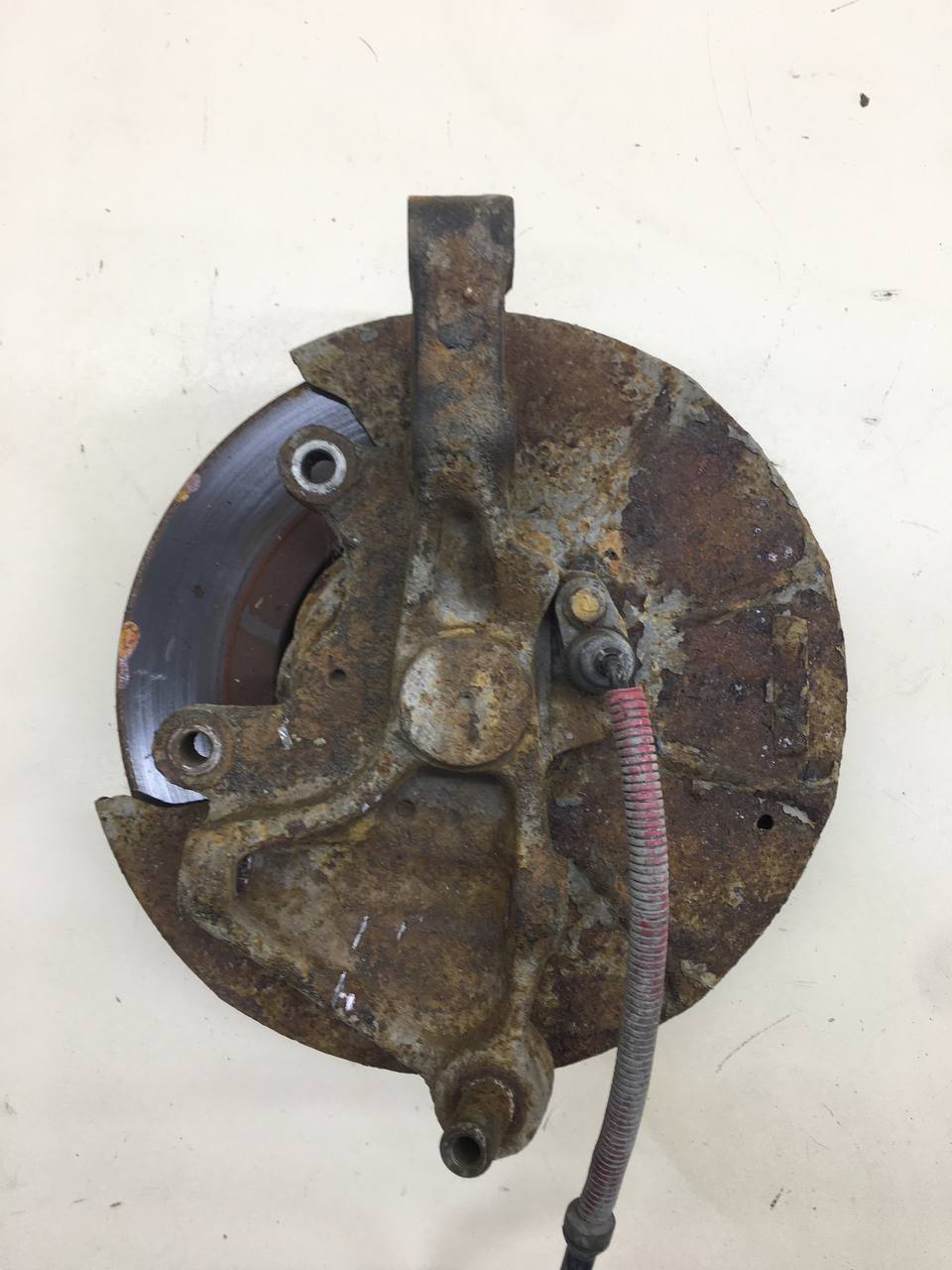 Кулак поворотный задний левый Kia Spectra (SD) 2004-2011