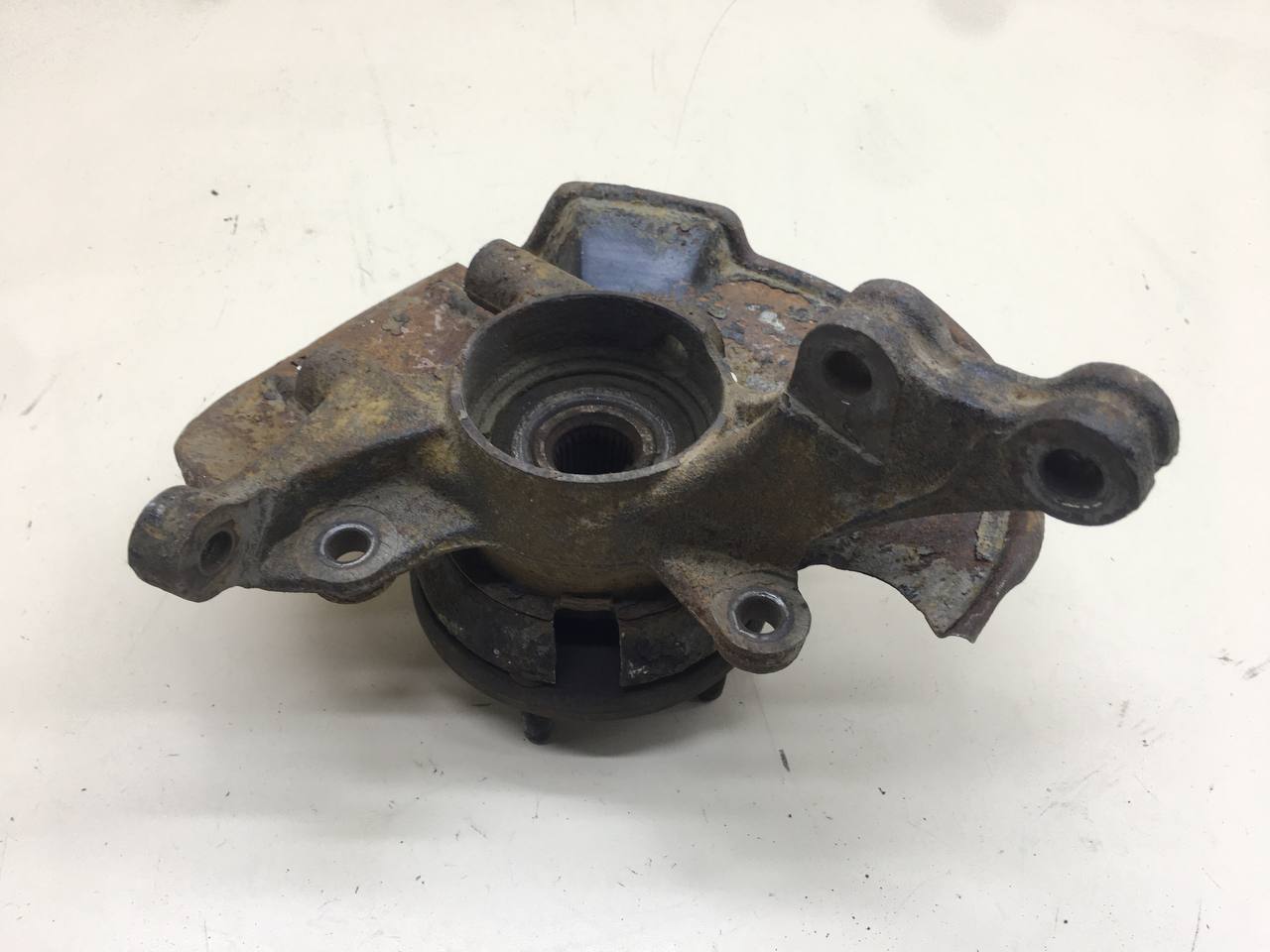 Кулак поворотный передний правый Hyundai Elantra (HD) 2006-2010