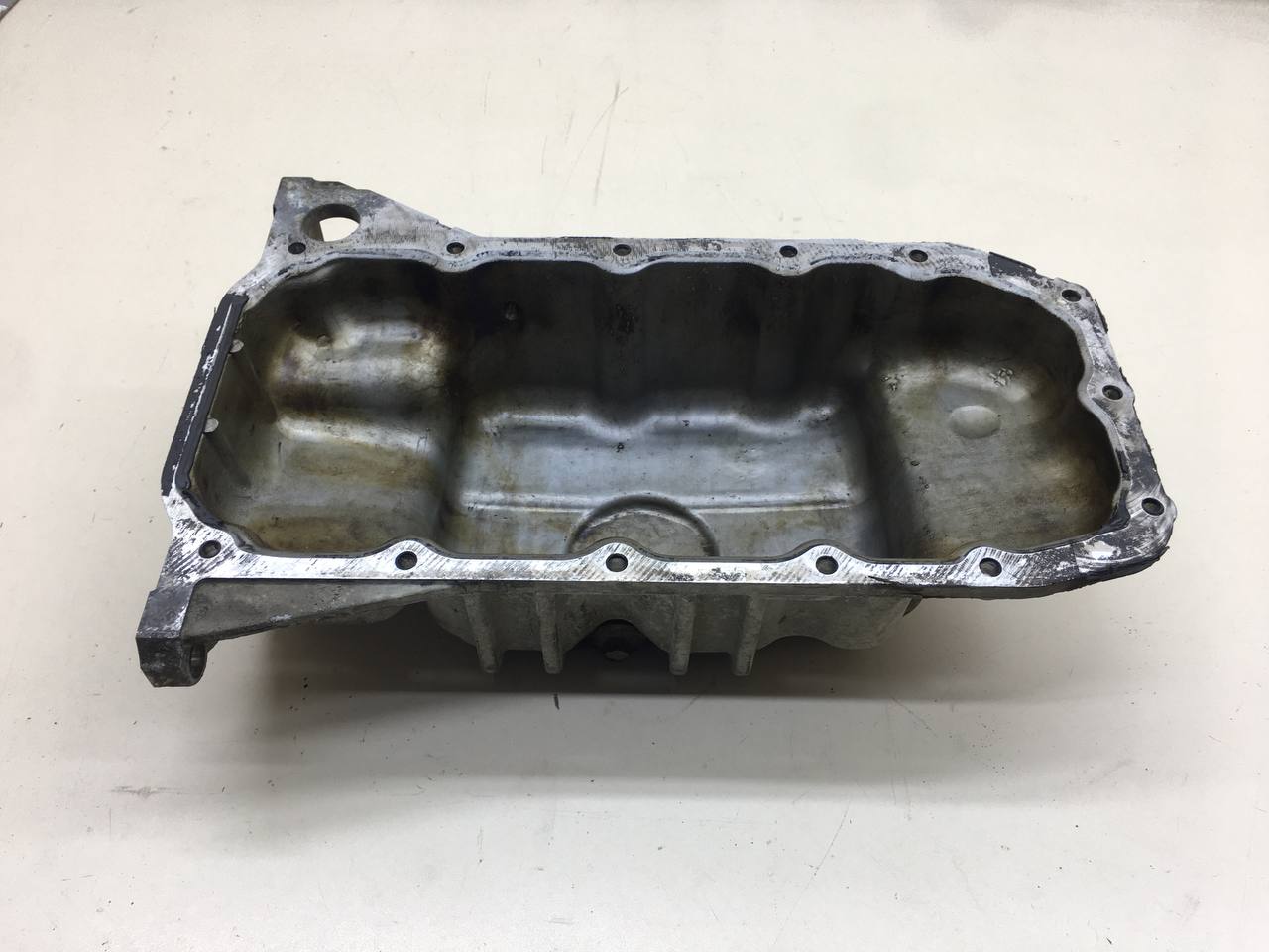 Поддон масляный двигателя Ford Focus 3 2011>