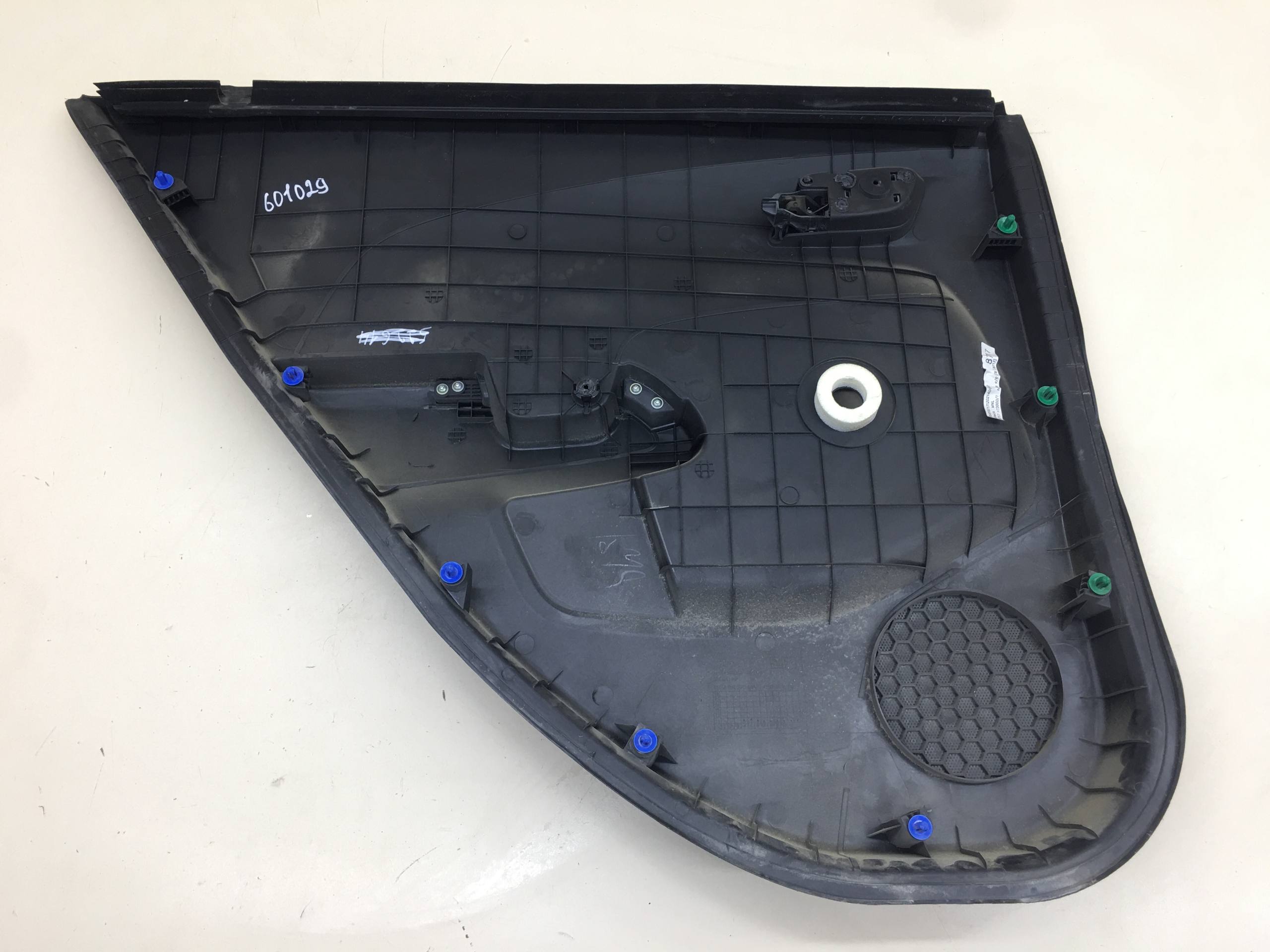 Обшивка двери задней правой Chevrolet Aveo T300 2011>