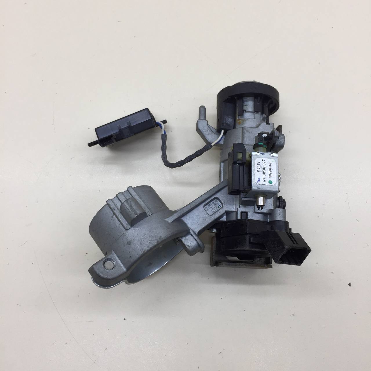 Замок зажигания Opel Astra J 2010-2017