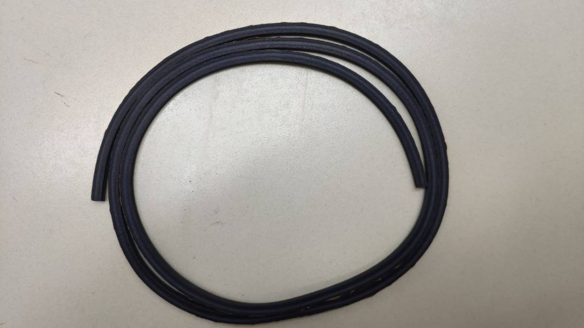 Уплотнитель (внутри) Toyota Corolla E120 2001-2007