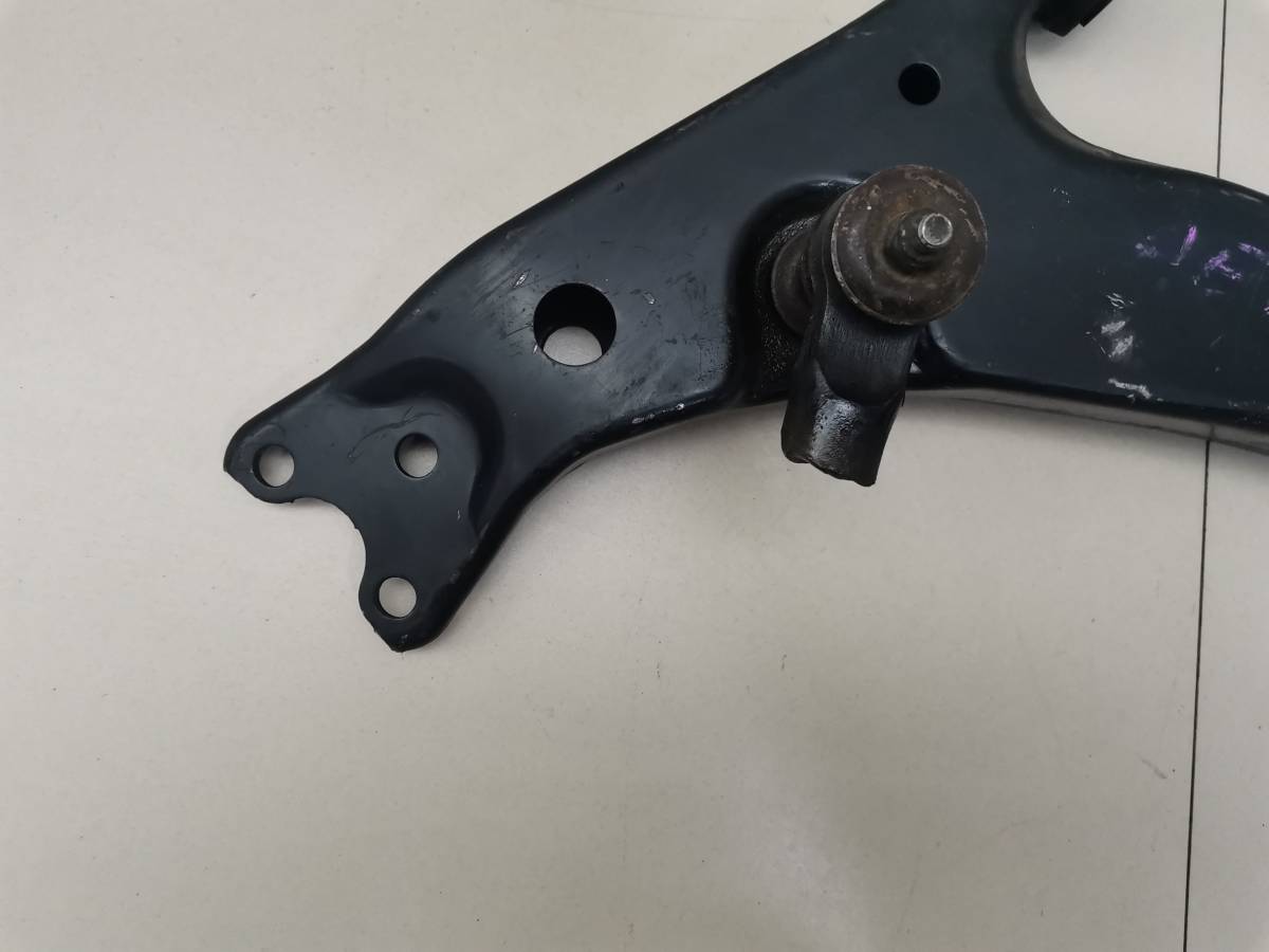 Рычаг передний нижний левый Toyota Caldina (T190) 1992-1995