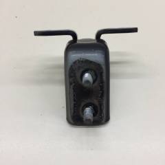 Петля двери задней левой нижняя Suzuki Grand Vitara 2005-2015