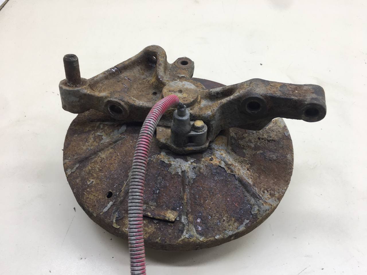 Кулак поворотный задний левый Kia Spectra (SD) 2004-2011