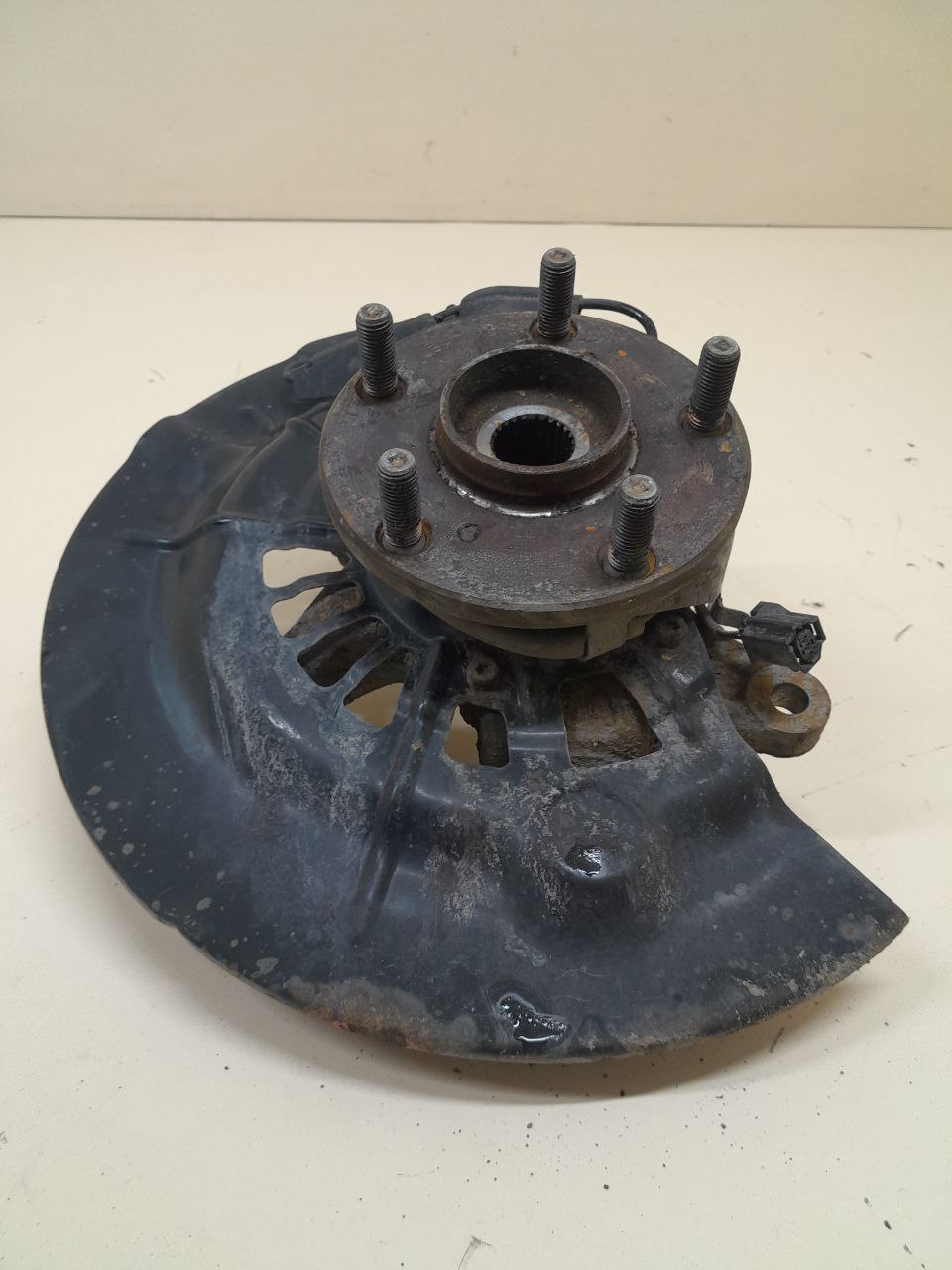 Кулак поворотный передний правый Toyota Camry (XV50) 2011-2017