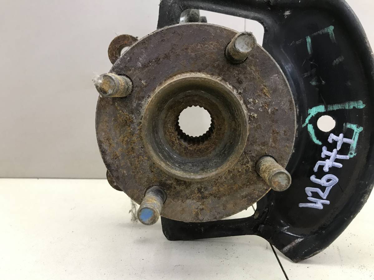 Кулак поворотный передний левый Nissan Pulsar (N15) 1995-2000