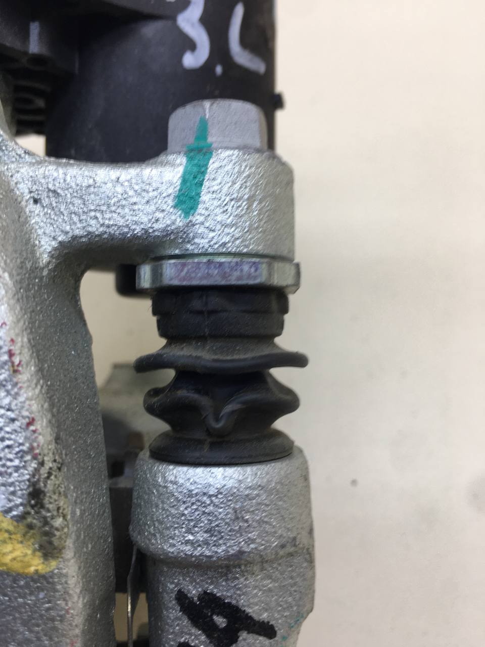 Суппорт задний левый Chery Tiggo 8 Pro 2021-2024