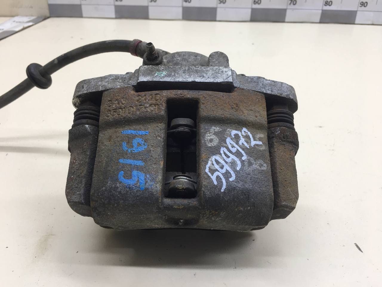 Суппорт передний правый Lada Granta 2011>