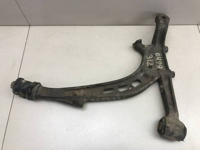 Рычаг передний нижний правый Toyota Estima (R10, R20) 1990-2000