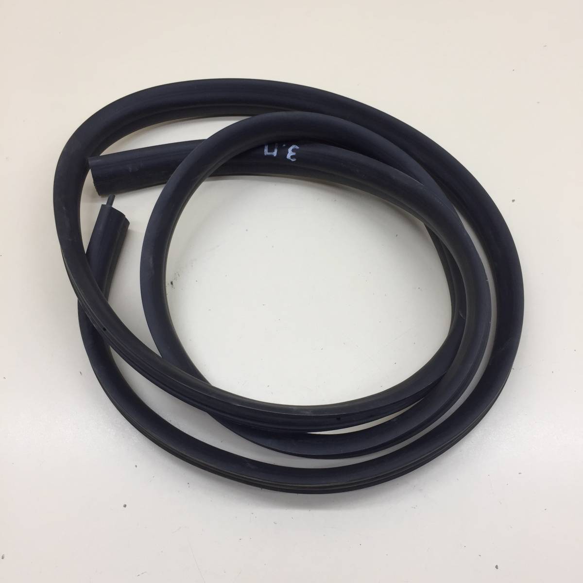 Уплотнитель проема двери задней правой Lada X-RAY 2016>