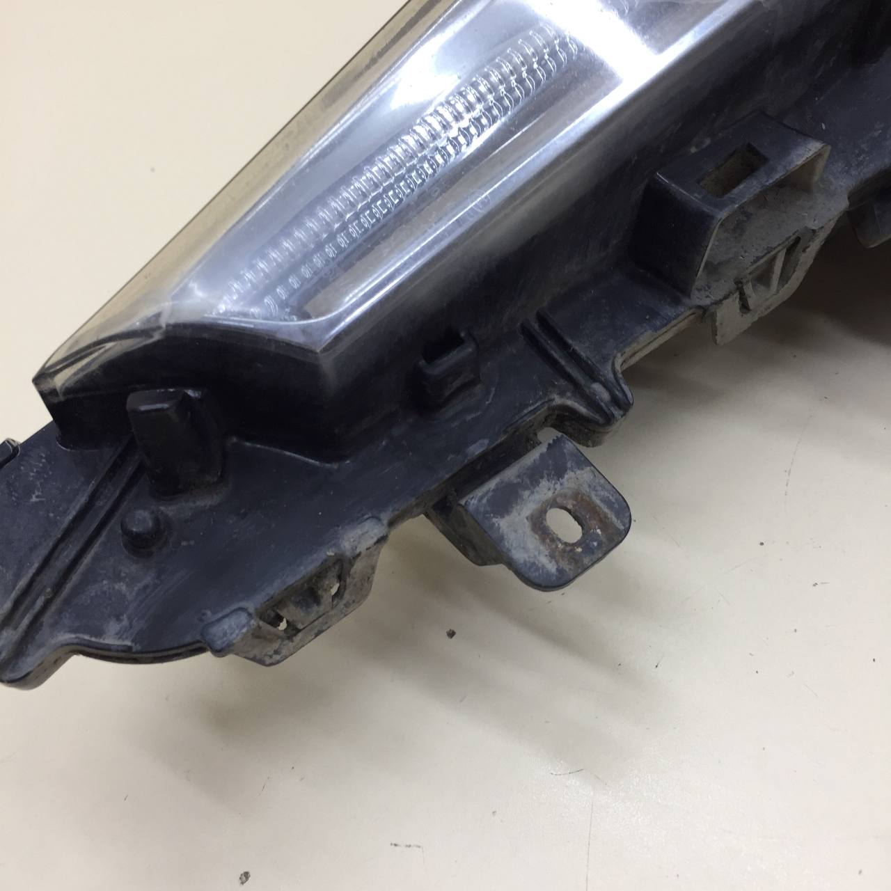 Фара противотуманная правая Lexus LX450D/570 2015>