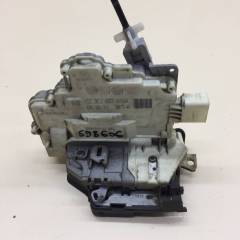 Замок двери передней правой Volkswagen Passat B7 2011-2015