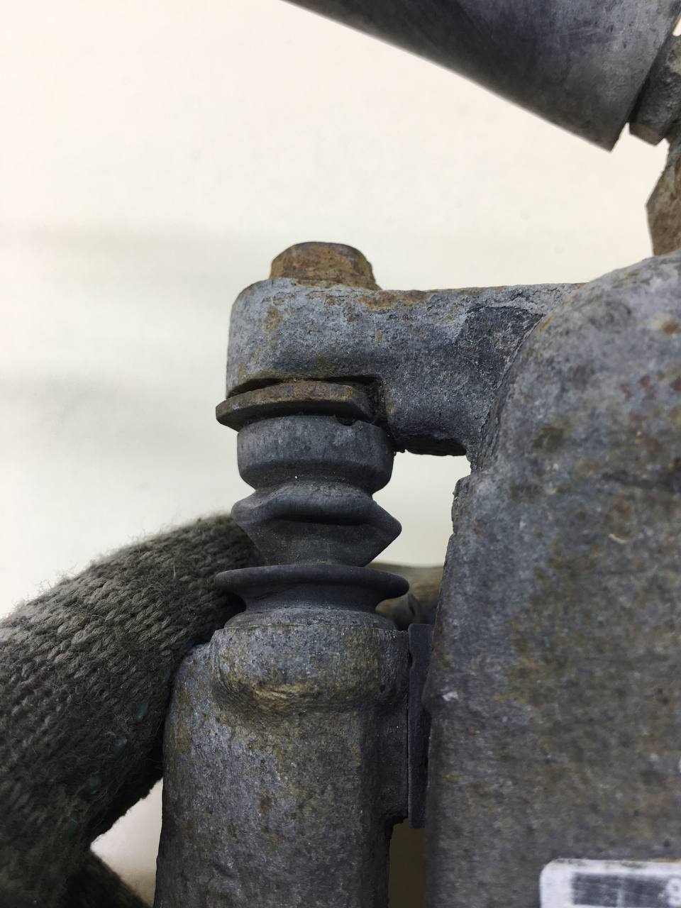 Суппорт передний правый Peugeot 307 2001-2008