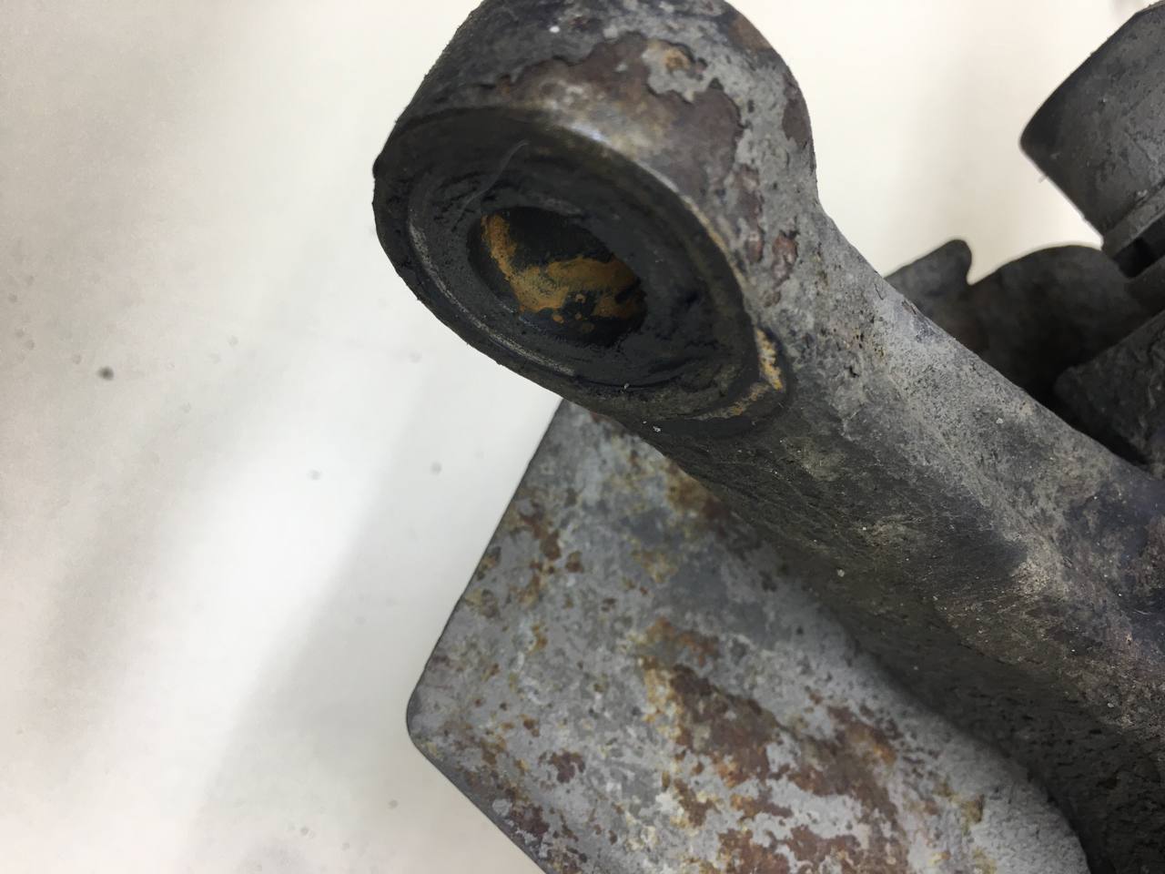 Кулак поворотный передний левый Chevrolet Aveo T250 2005-2011