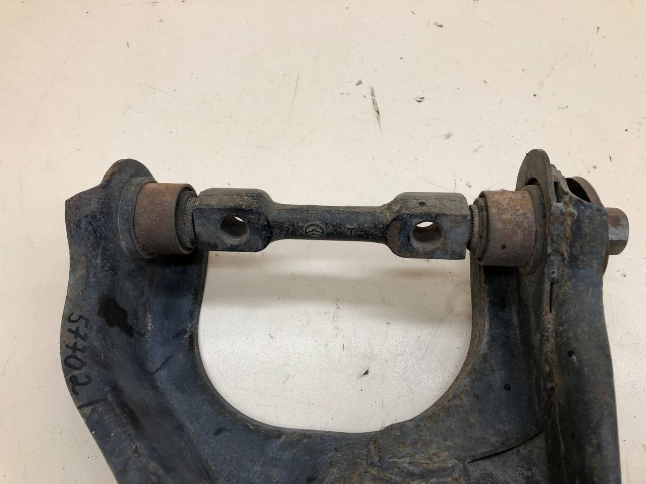 Рычаг передний верхний левый Great Wall H3 2010-2016