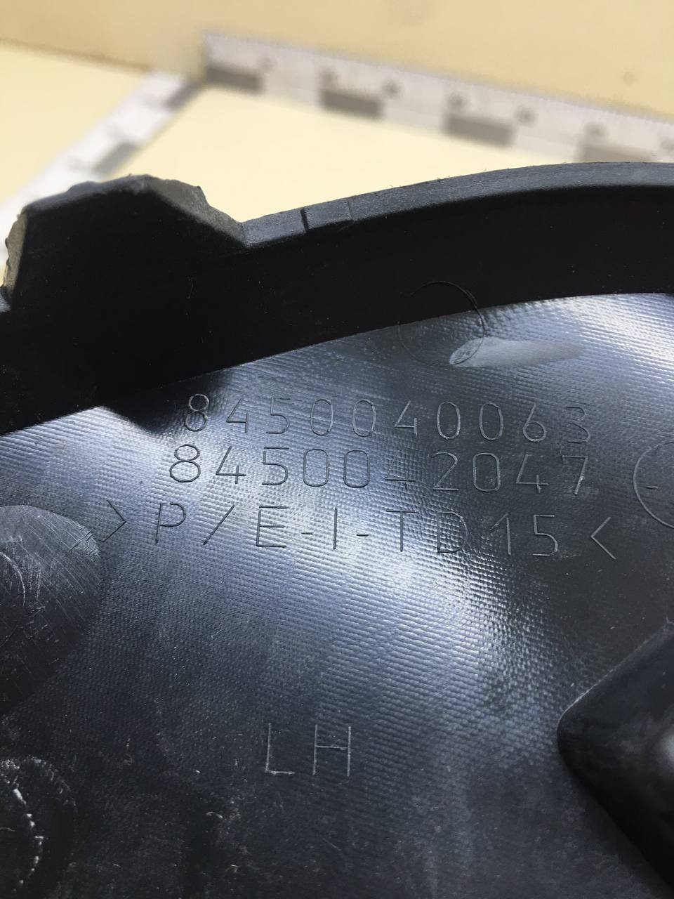 Накладка переднего бампера левая Lada Vesta SW Cross 2017>