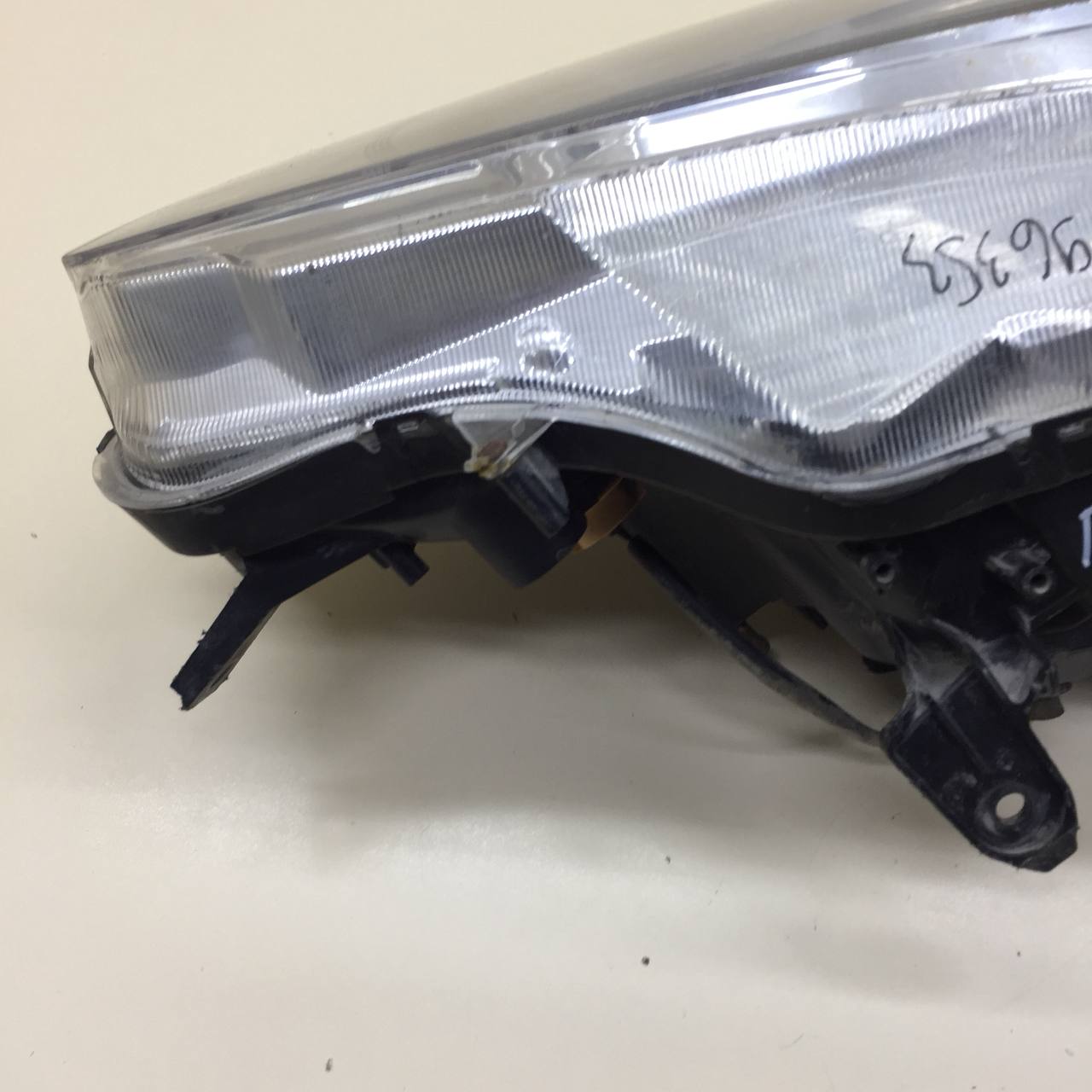 Фара правая Mitsubishi Outlander XL (CW) 2006-2012