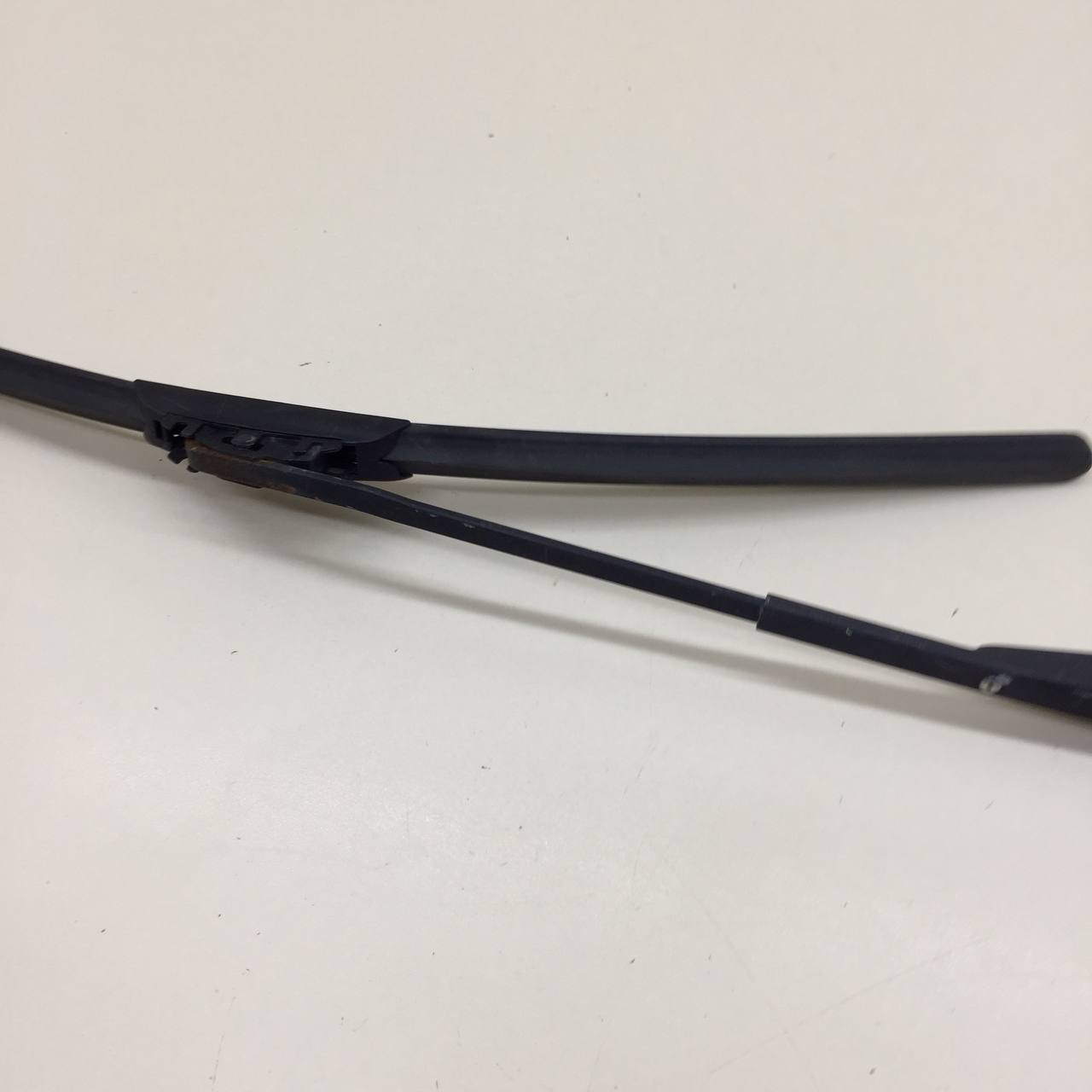 Поводок стеклоочистителя передний правый Hyundai Starex H1/Grand Starex 2007>