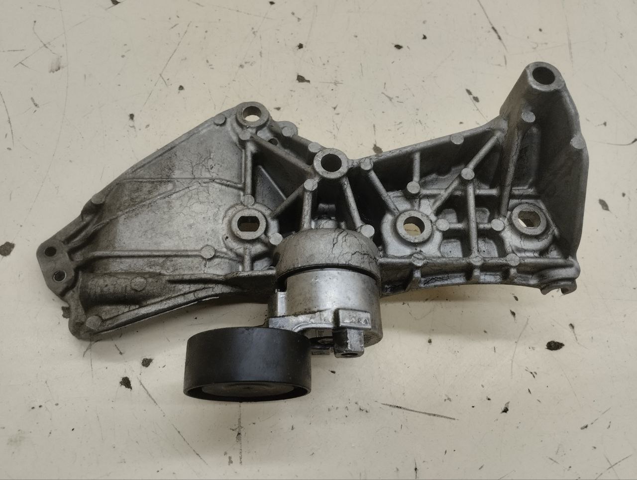 Кронштейн генератора Renault Duster (HSA, HSM) 2012>