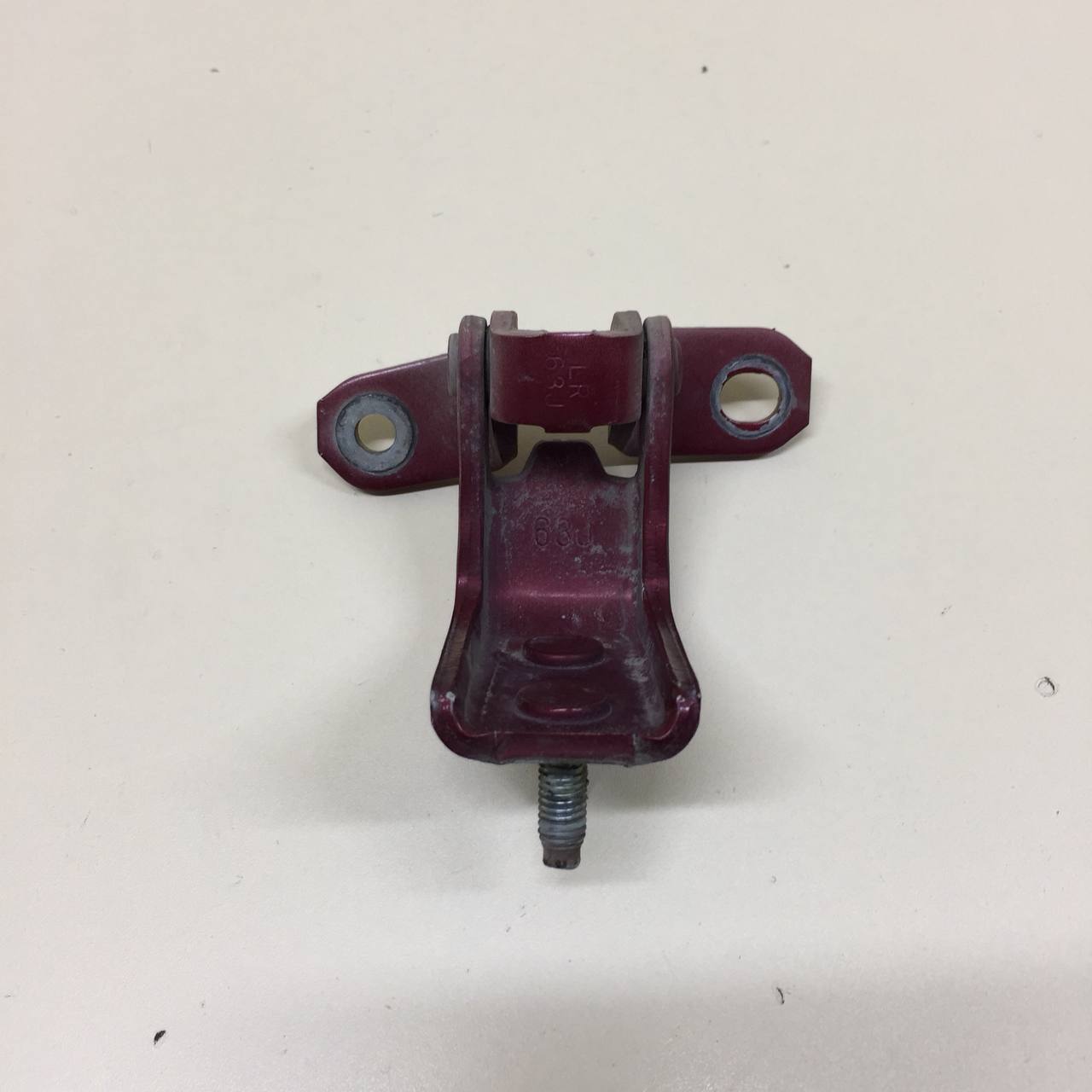 Петля двери задней правой нижняя Suzuki Grand Vitara 2005-2015