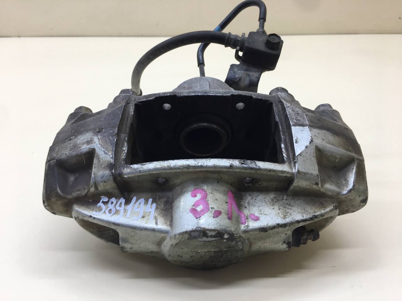 Суппорт задний левый Infiniti Q50 (V37) 2014-2021