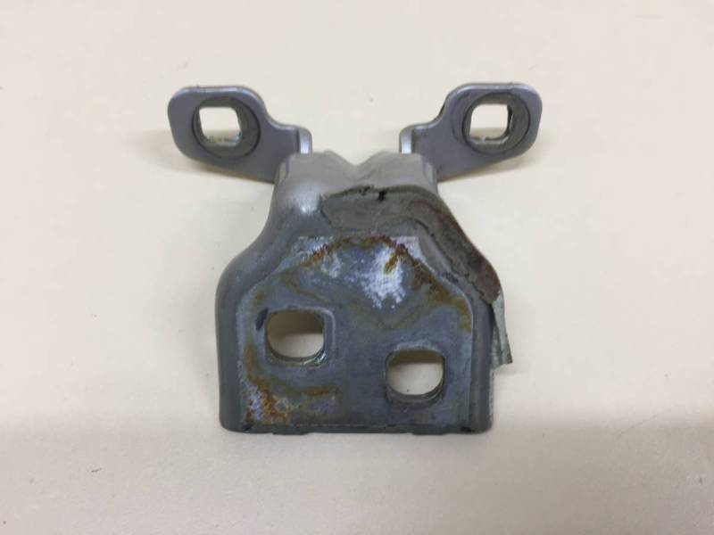 Петля двери Lada Largus 2012>