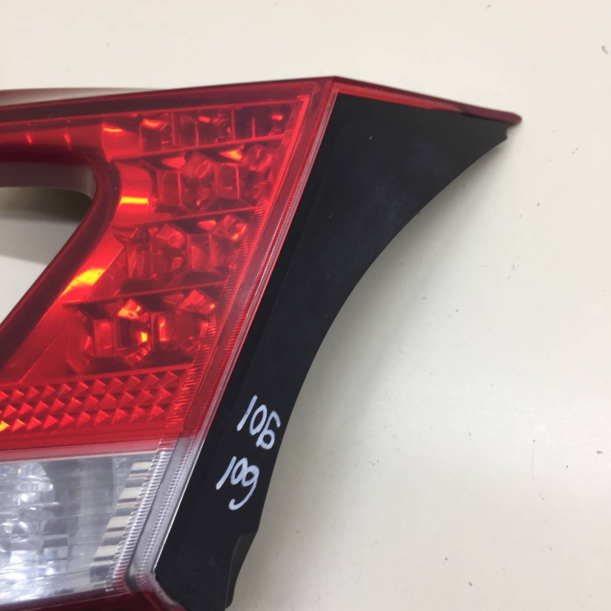 Фонарь задний внутренний правый Honda Civic 5D 2012>