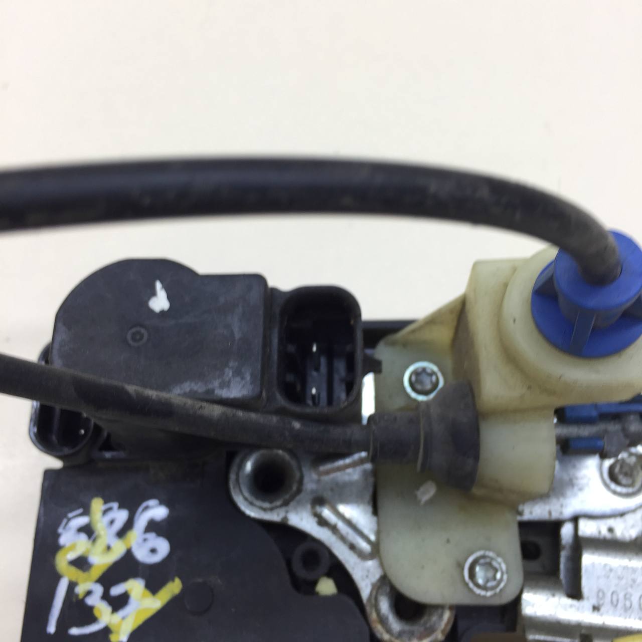 Замок двери передней правой Chery Tiggo 3 2014-2020