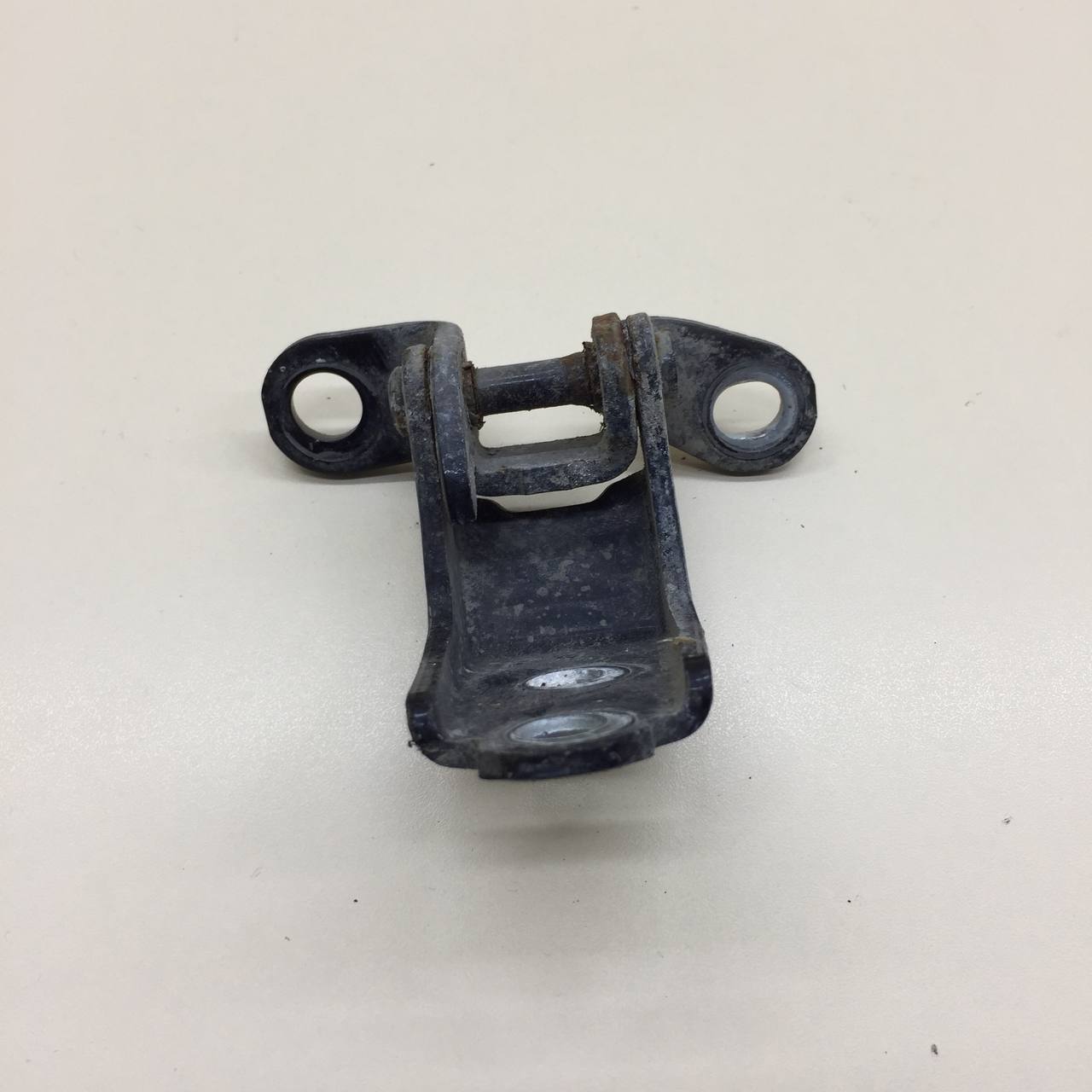 Петля двери задней левой нижняя Honda Civic 4D 2006-2012