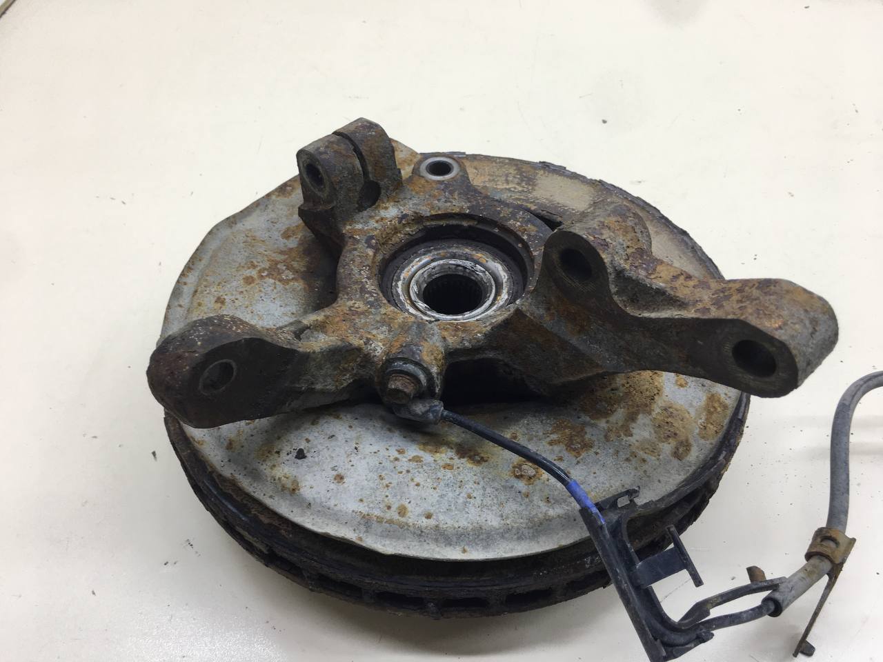 Кулак поворотный передний правый Mitsubishi ASX (GA) 2010>