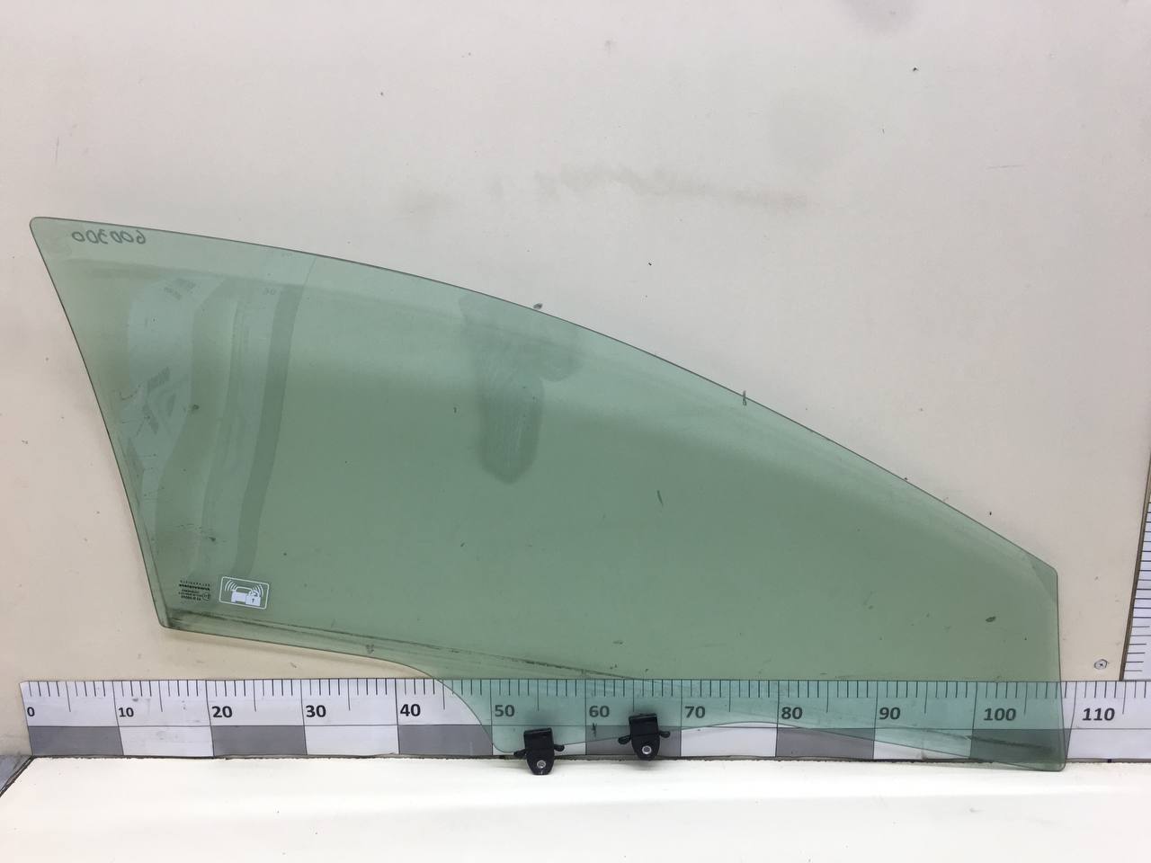 Стекло двери передней левой Honda Civic 5D 2006-2012