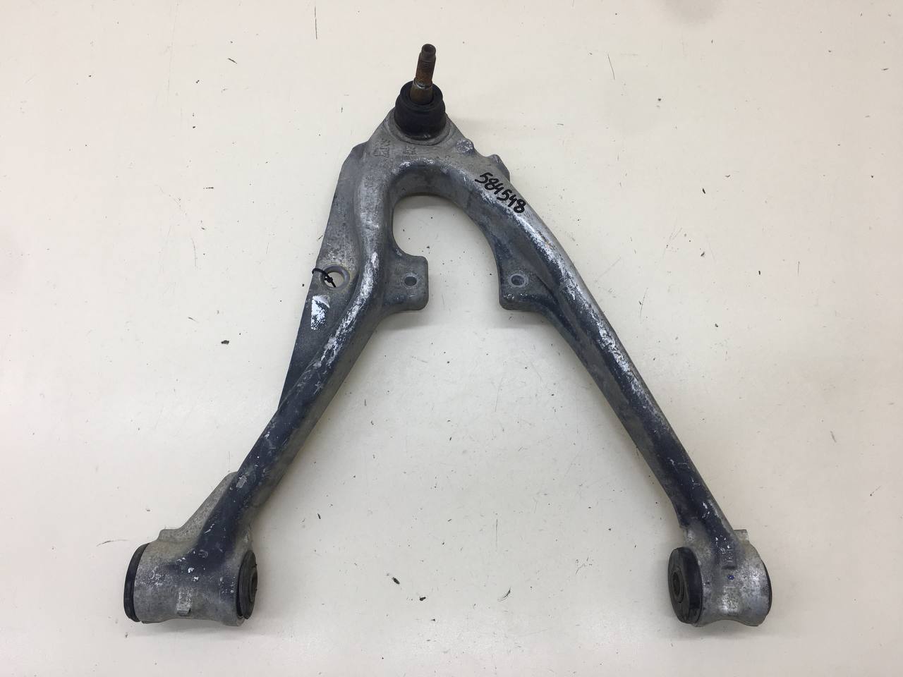 Рычаг передний нижний правый Cadillac Escalade 3 2006-2014