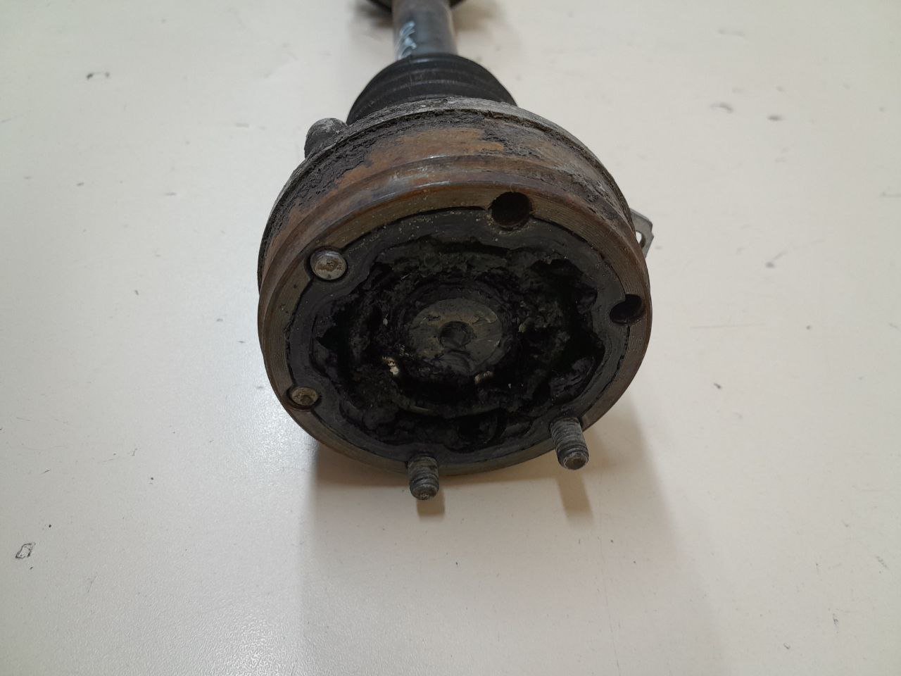 Полуось передняя левая Skoda Fabia (5J) 2007-2014