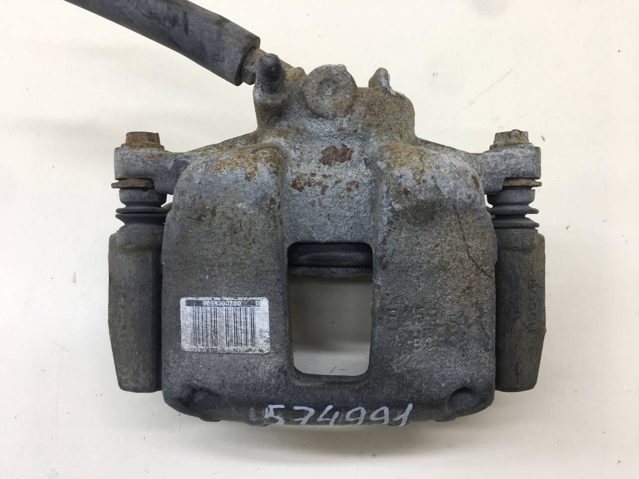 Суппорт передний правый Peugeot 307 2001-2008