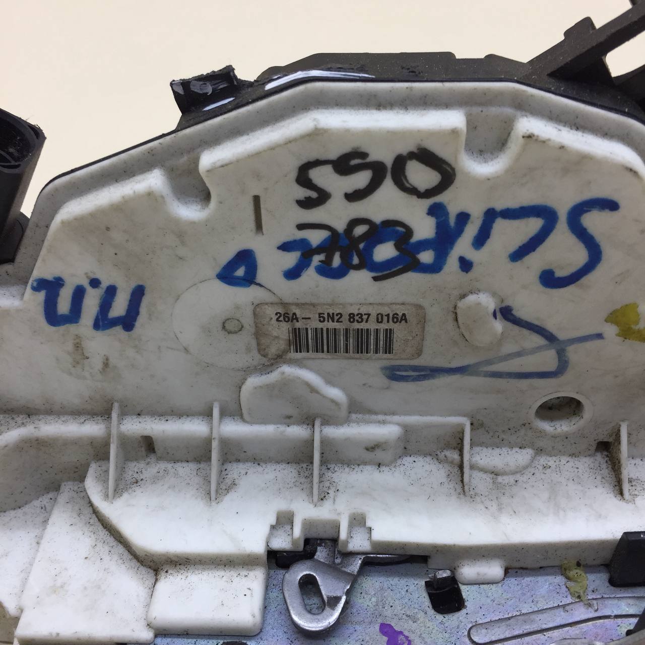 Замок двери передней правой Volkswagen Tiguan (5N1) 2007-2011