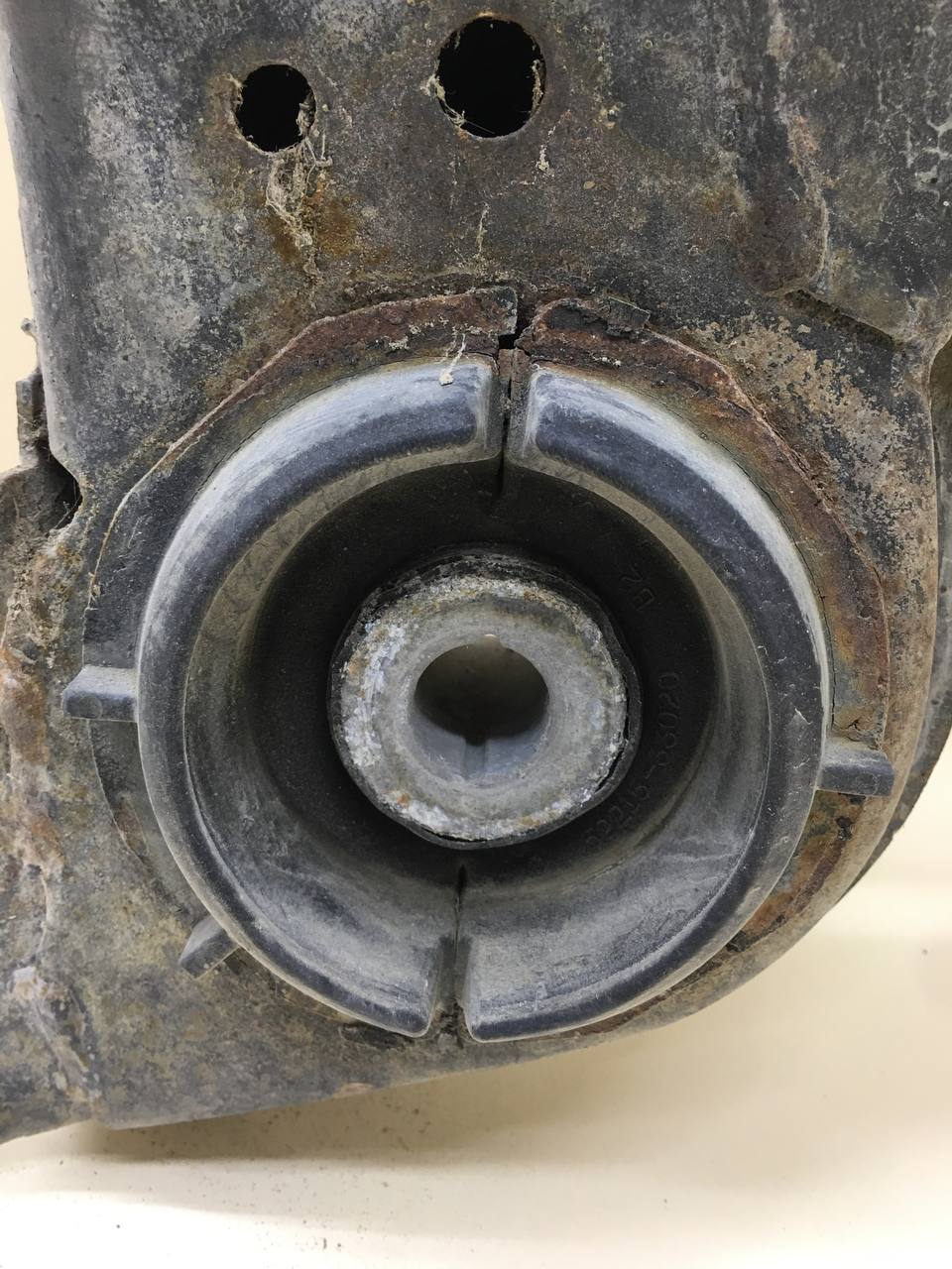 Балка подмоторная Lexus RX 300 (XU10) 1997-2003