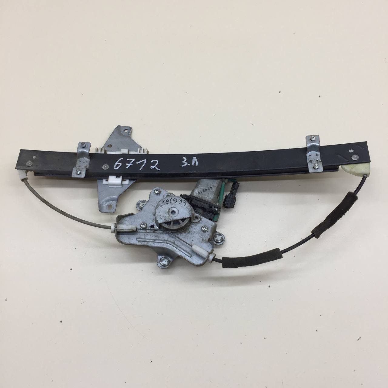 Стеклоподъемник электр. задний левый SsangYong Rexton 1 2001-2006