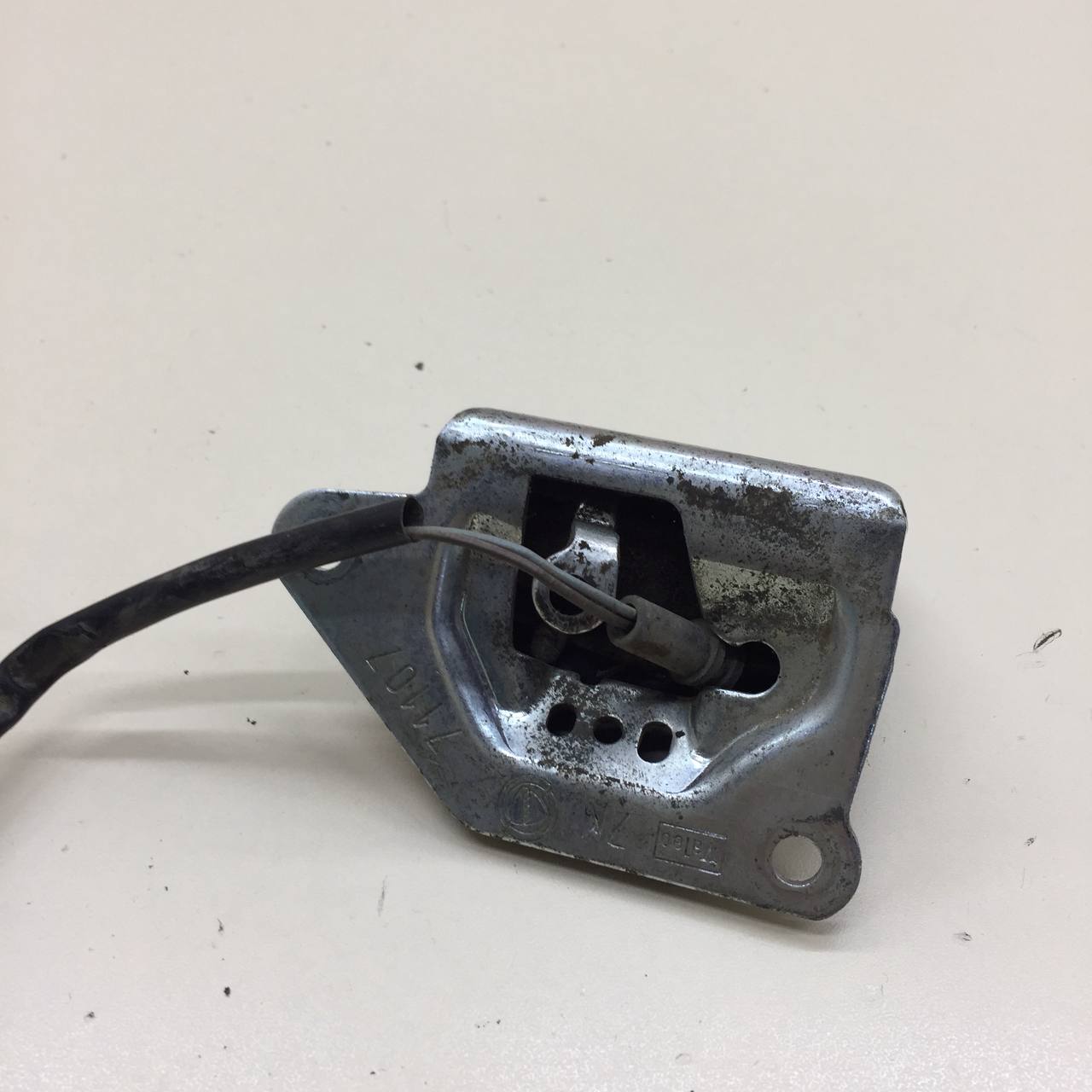 Замок багажника Fiat Albea 2002-2012