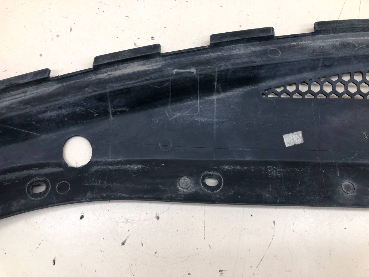 Кожух замка капота Hyundai Starex H1/Grand Starex 2007>