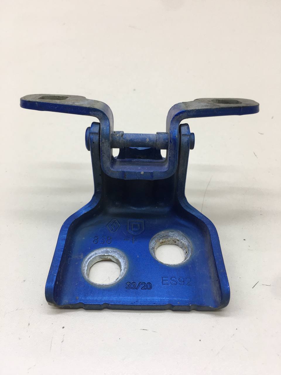 Петля двери Lada  X-RAY Cross 2018 >