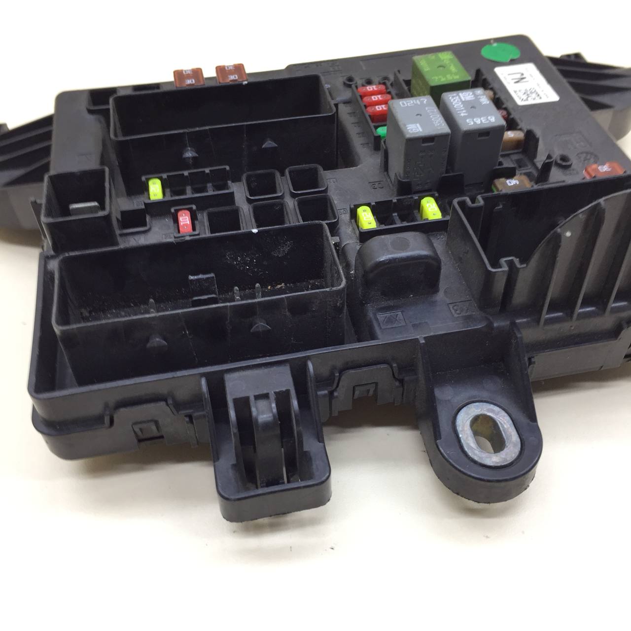 Блок предохранителей Opel Insignia 2008-2017